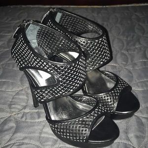 Simply Vera Wang Heels - Size 7